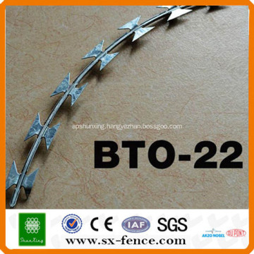 ISO9001 Anping shunxing factory razor wire bto-22 galvanized razor barbed wire
